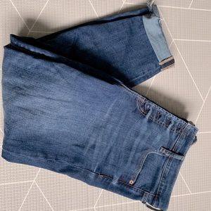 Gap, Dark Wash, raw hem, Button closure Jeans